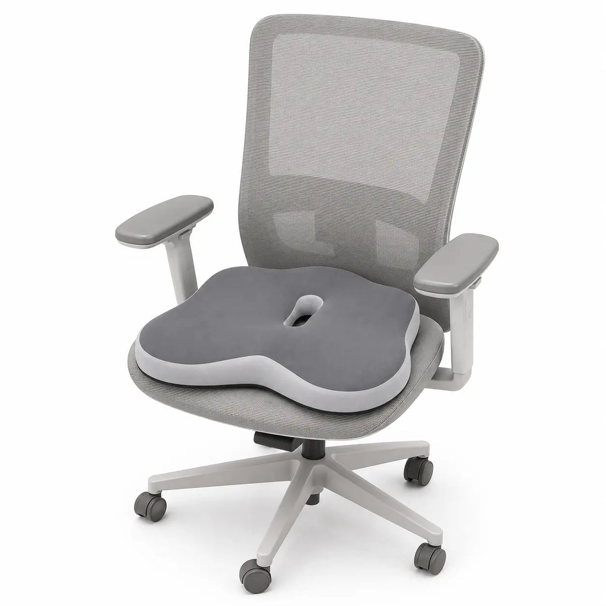 Coussin_d_assise_ergonomique_sur_chaise_de_bureau_fond_blanc